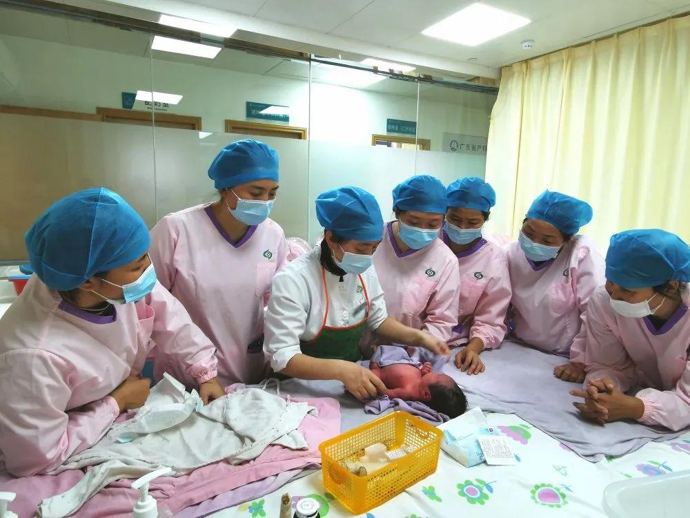 启东市妇婴监护型护送